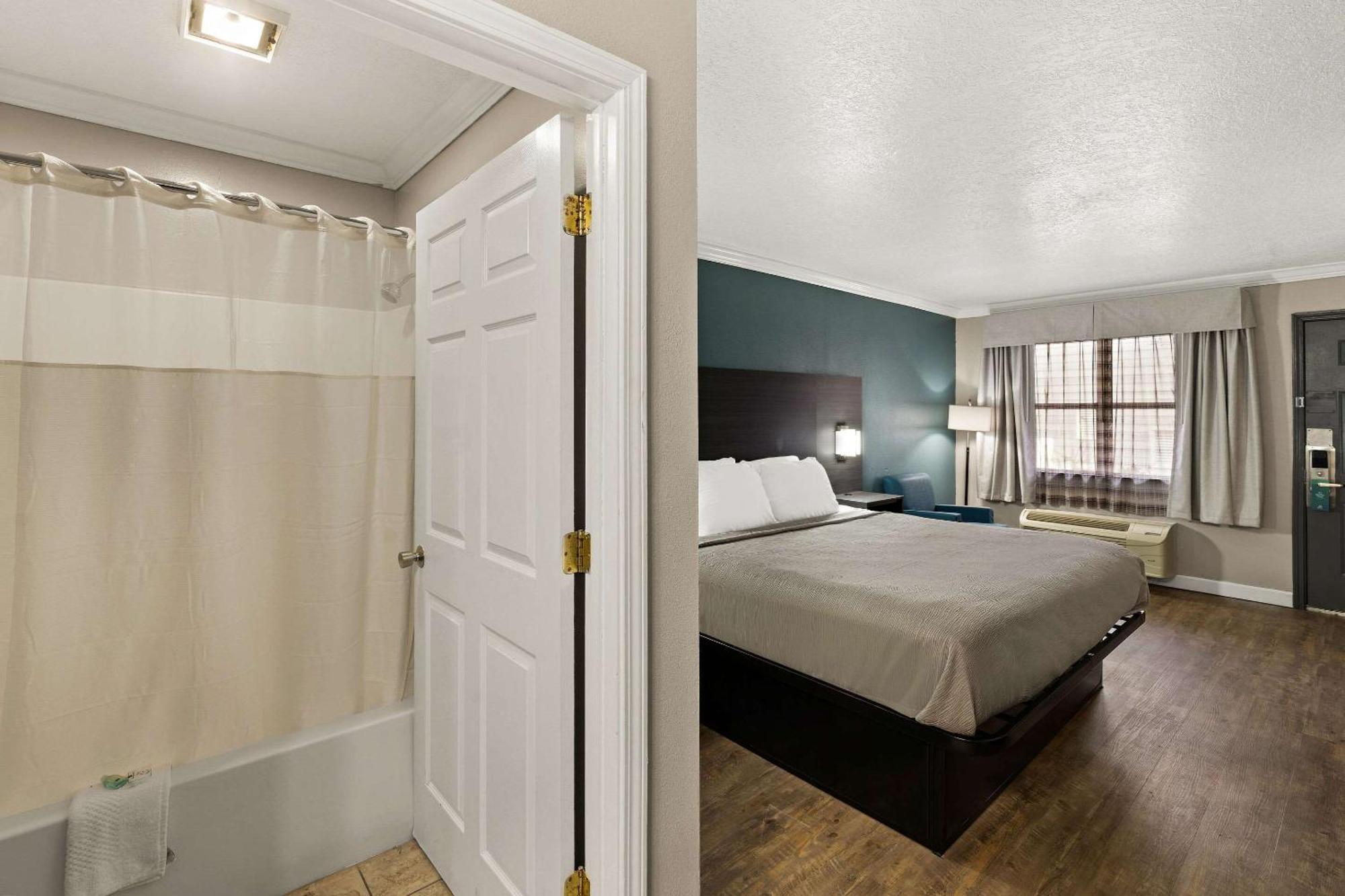 Quality Inn Ocean Springs Bagian luar foto